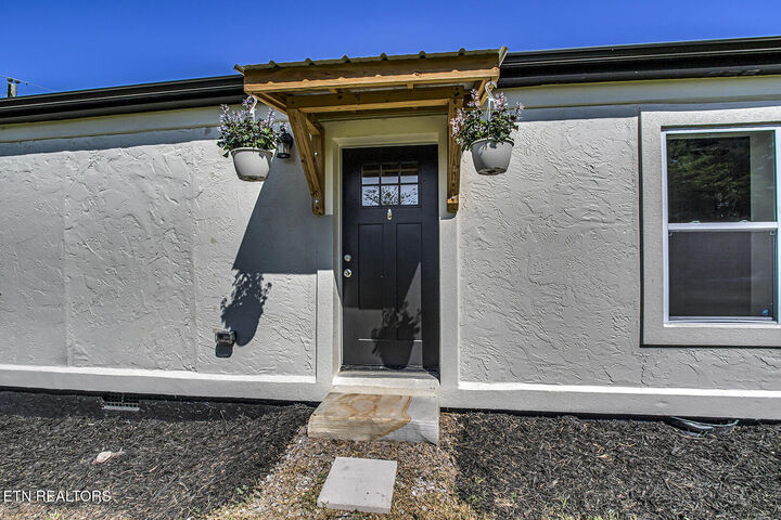 Property Photo:  1501 Loudon Hwy  TN 37846 