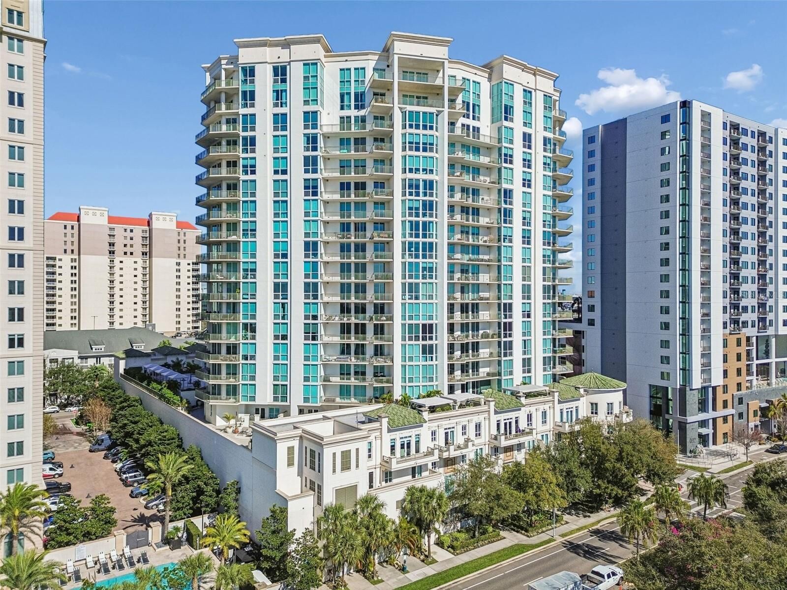 Property Photo:  450 Knights Run Avenue 411  FL 33602 