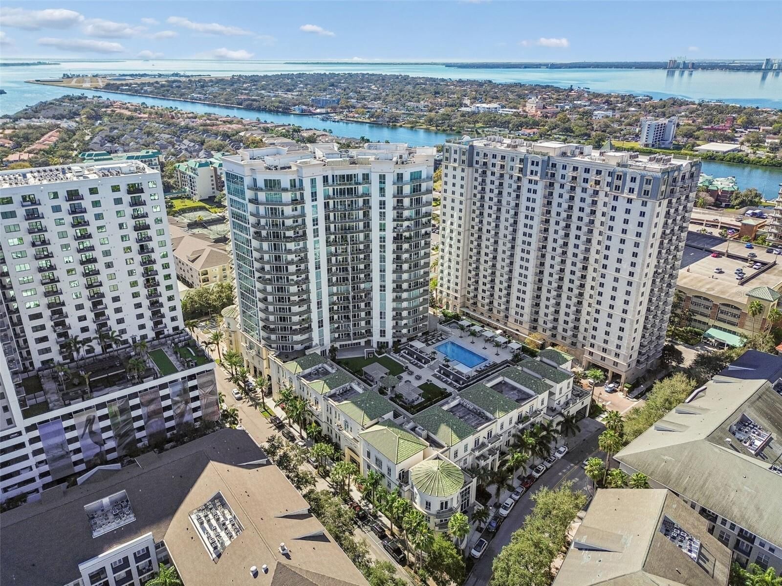 Property Photo:  450 Knights Run Avenue 411  FL 33602 