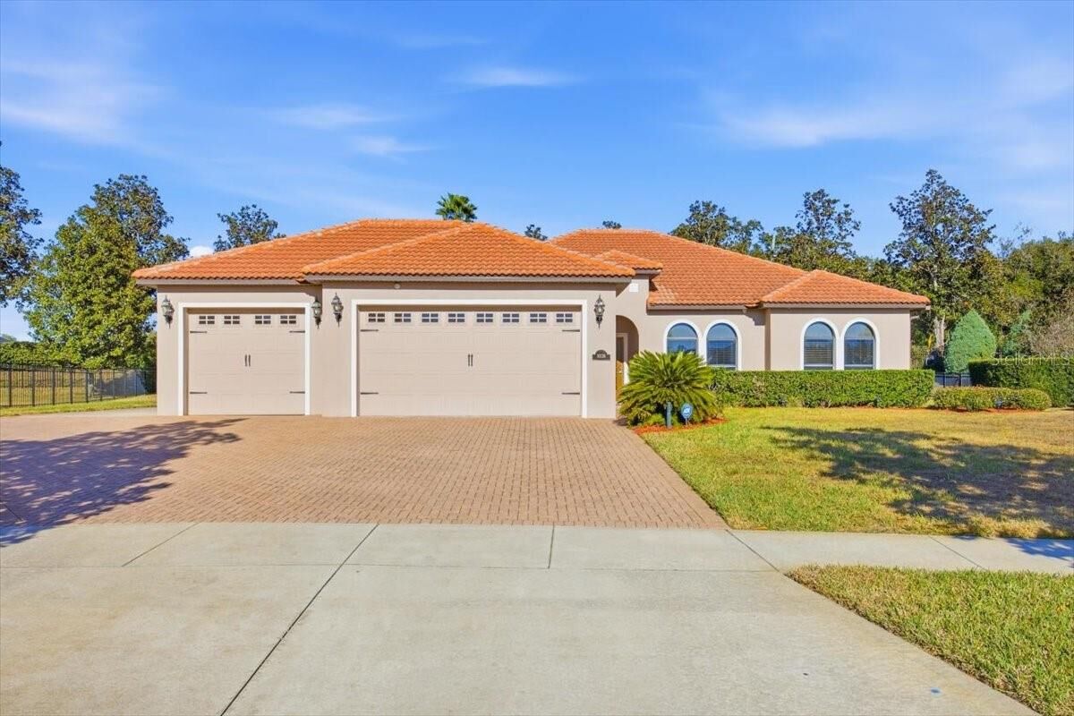 Property Photo:  10220 Yonaomi Circle  FL 34711 
