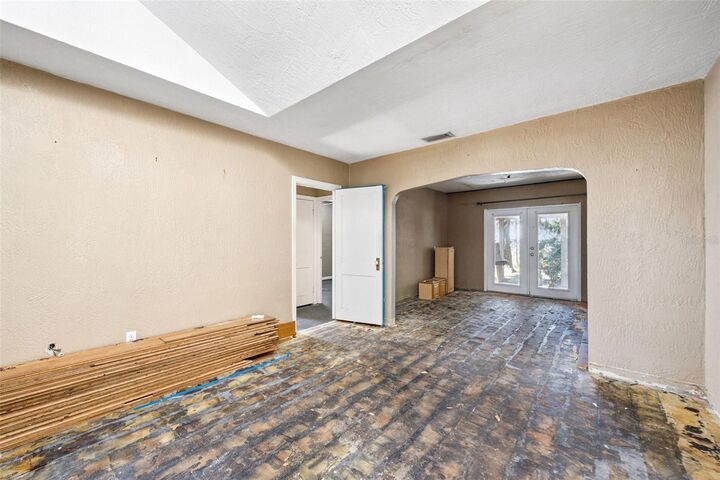 Property Photo: 738 S Mills Avenue FL 32801