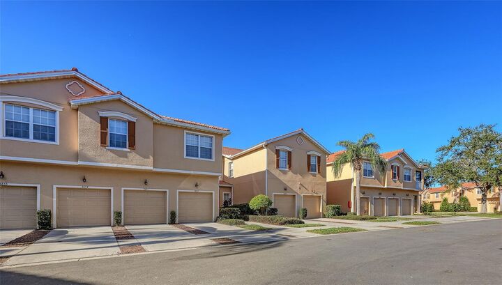 Property Photo:  3659 Parkridge Circle 9-103  FL 34243 