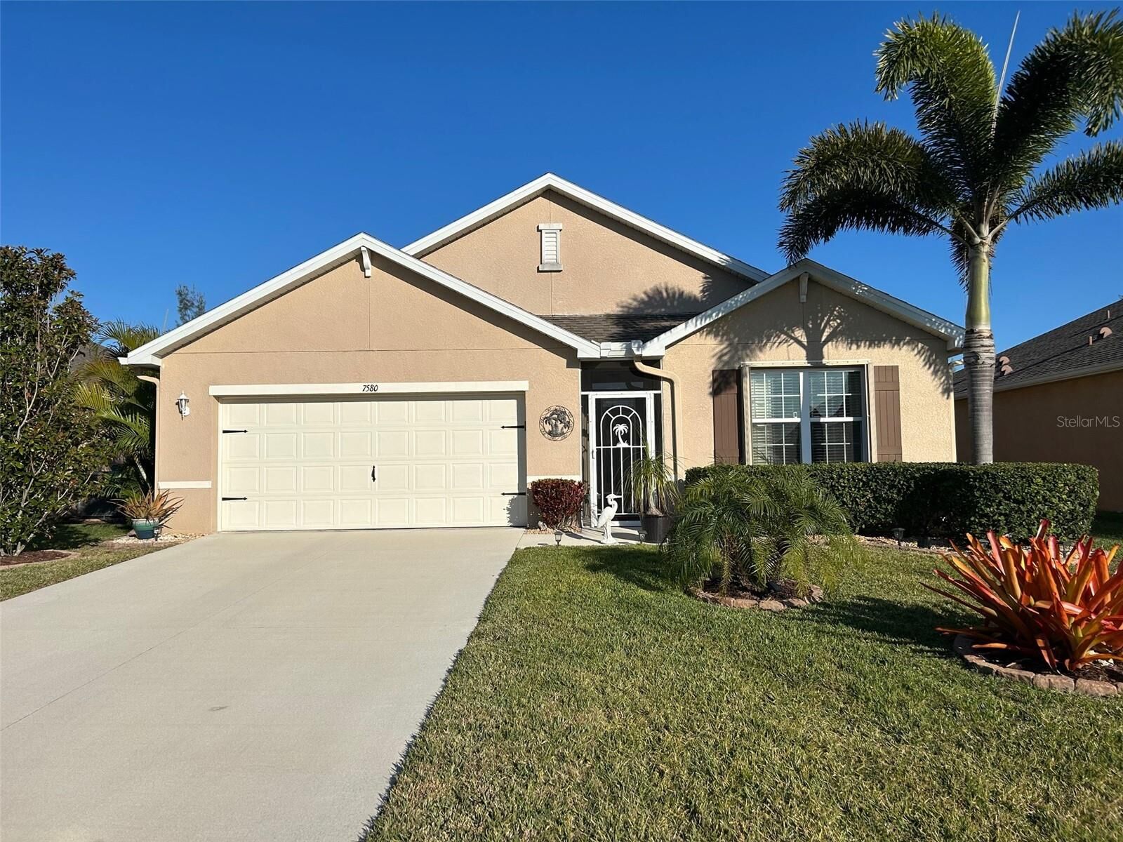 Property Photo:  7580 Mikasa Drive  FL 33950 