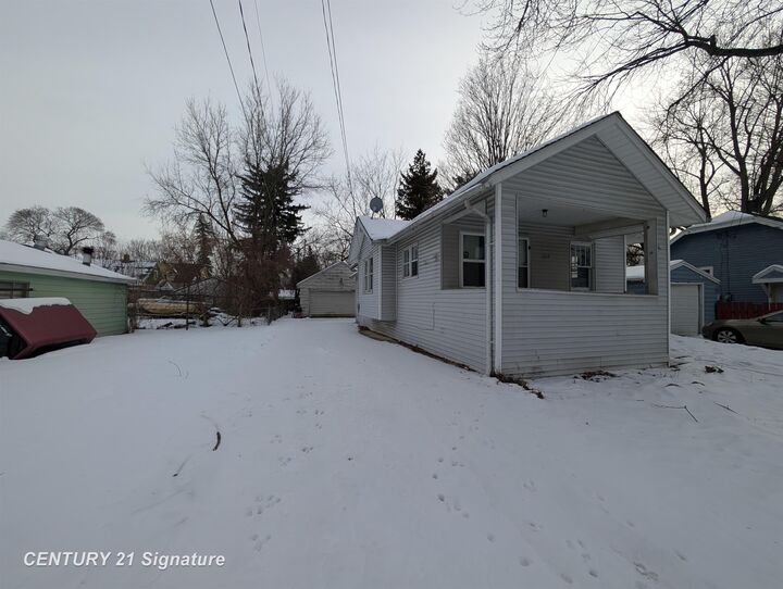 Property Photo:  1315 Cronk Avenue  MI 48602 