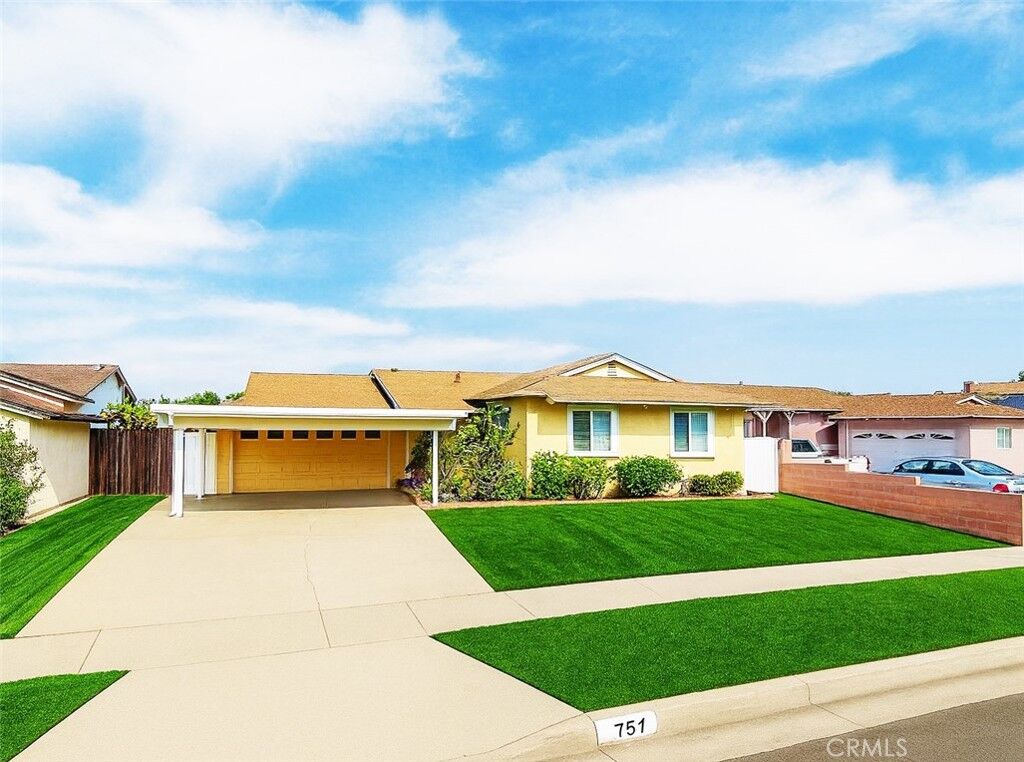 Property Photo:  751 W 209th  CA 90502 