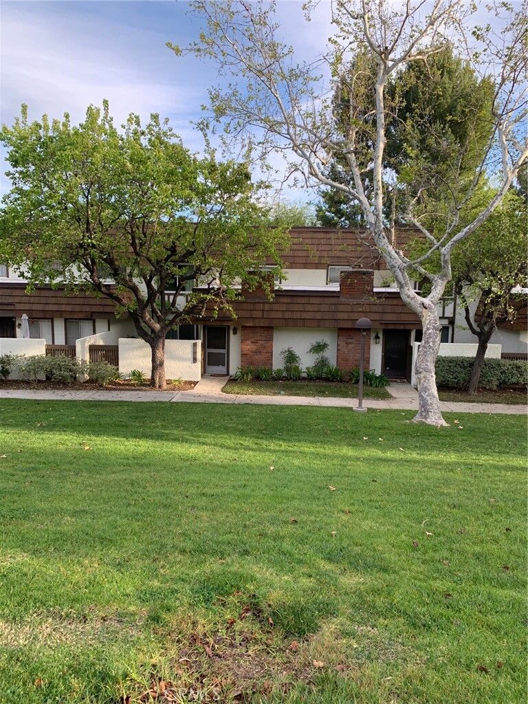 Property Photo:  10065 Larwin 5  CA 91311 