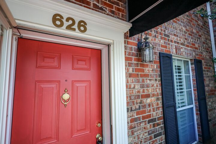 Property Photo:  626 Calhoun St  TN 37160 