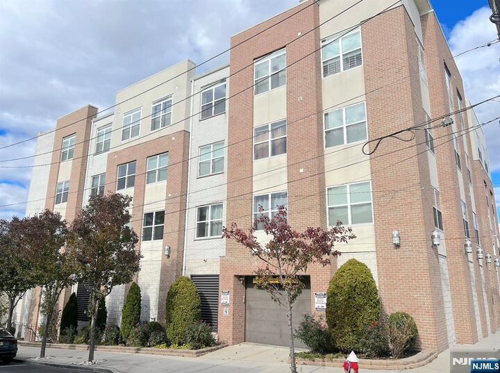 Property Photo:  1901 Summit Avenue 301  NJ 07087 