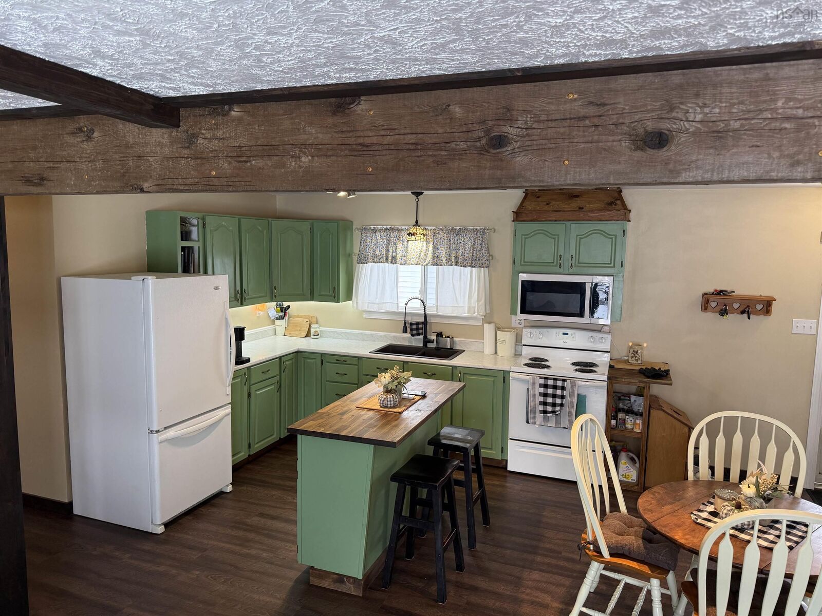 Property Photo: 1668 Mackay Street NS B0K 2A0
