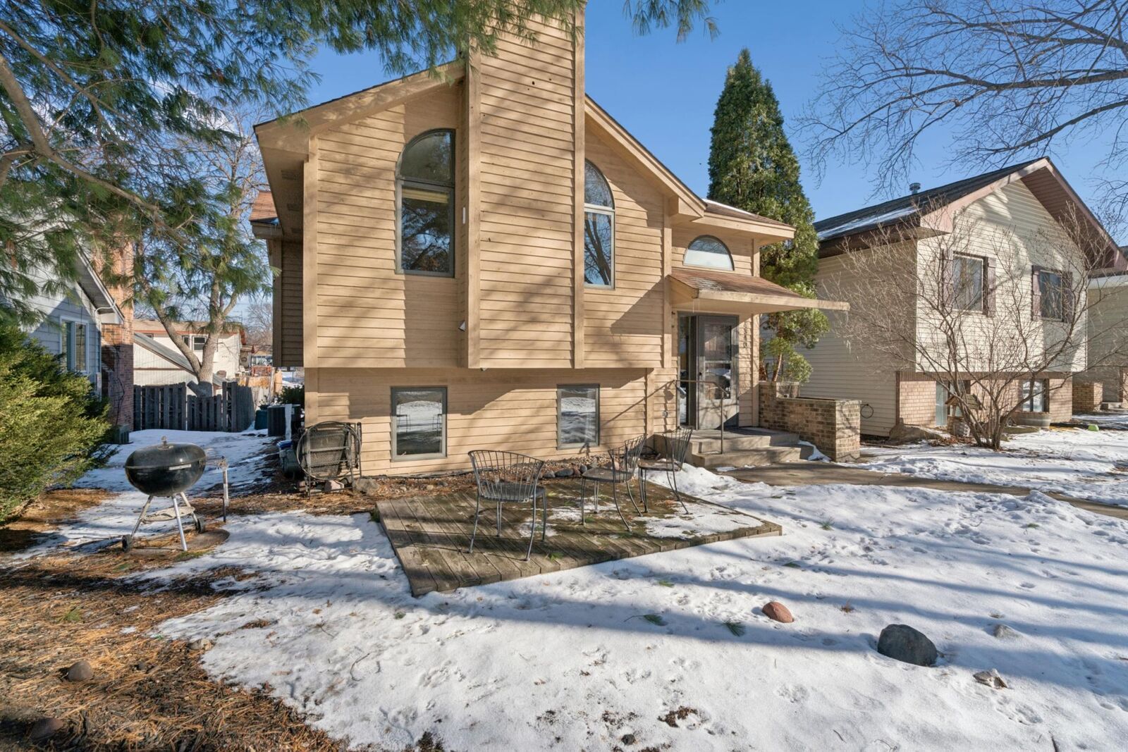 Property Photo:  4340 Halifax Avenue N  MN 55422 