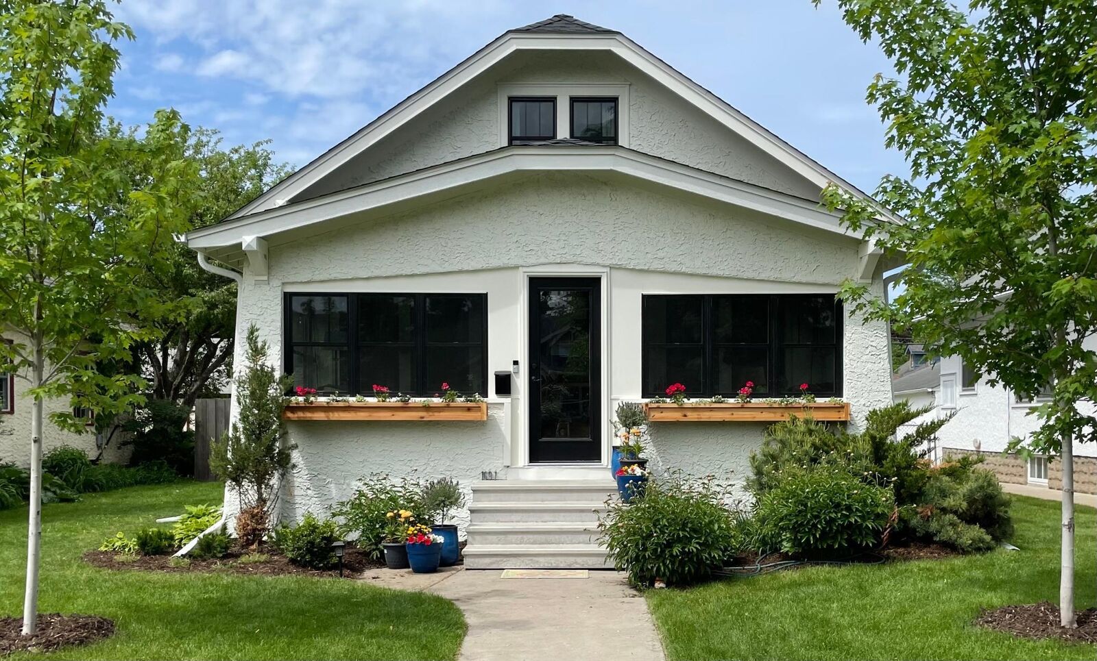 Property Photo:  1691 Hartford Avenue  MN 55116 