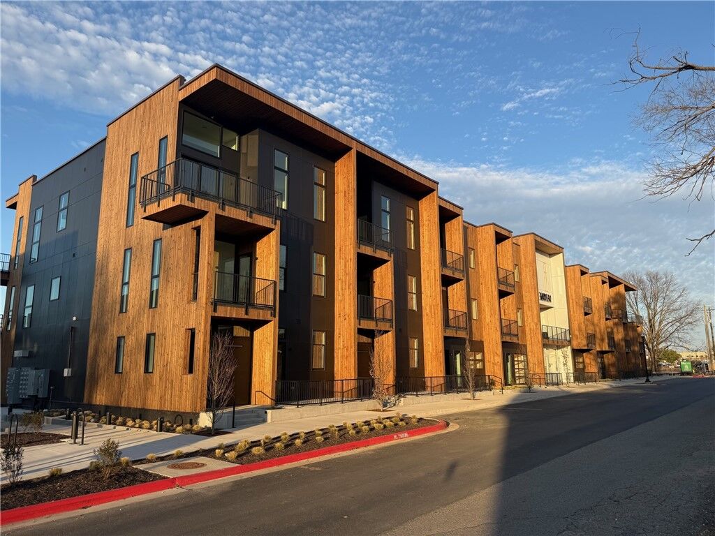 Property Photo:  905 SE 4th Street 206  AR 72712 