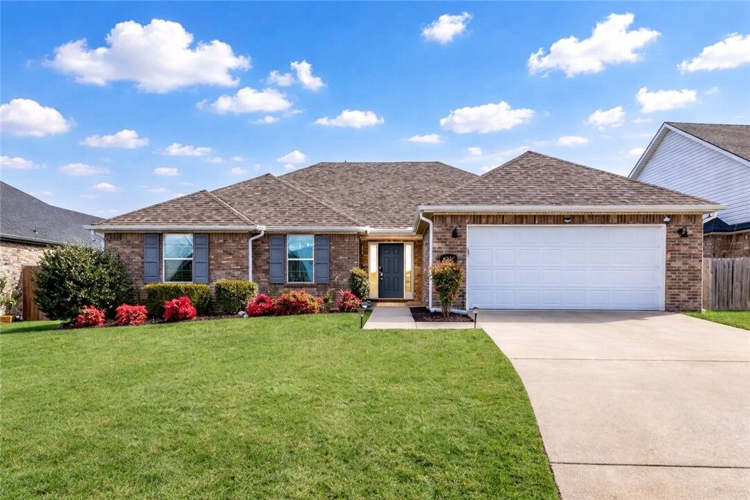 Property Photo:  4301 SW Nativestone Street  AR 72713 