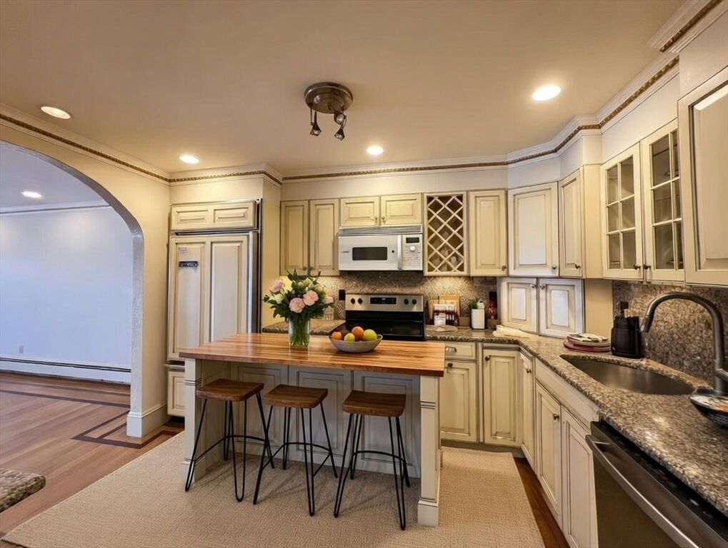 Property Photo:  1002 Beacon St  MA 02446 