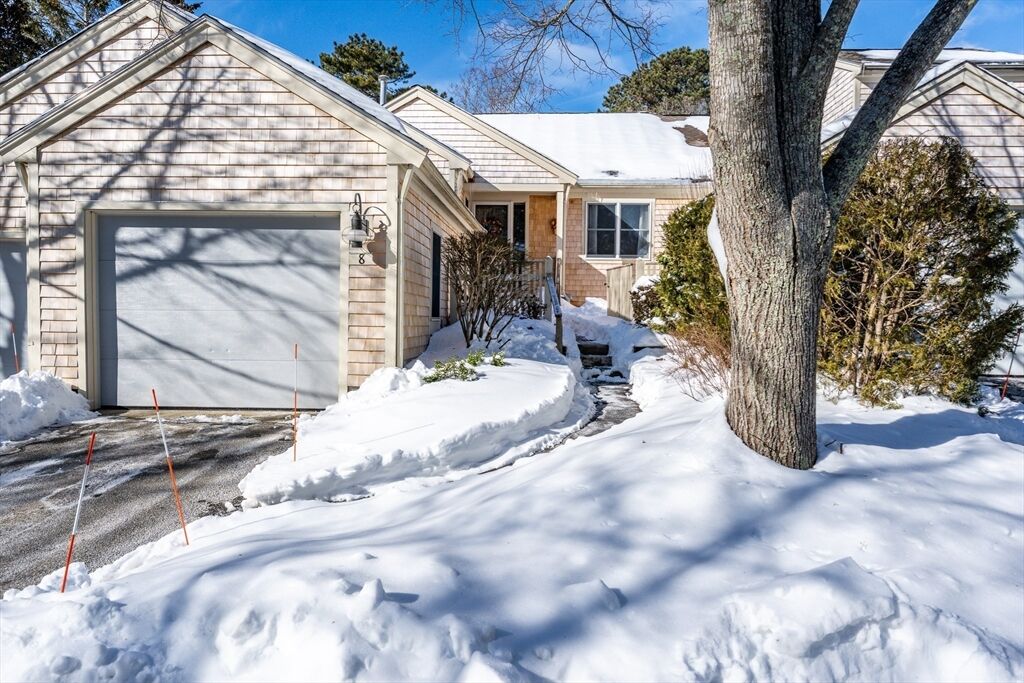 Property Photo:  8 Oak Glen  MA 02675 
