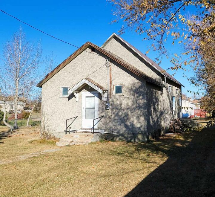 Property Photo: 110 1 Avenue E AB T0J 0T0