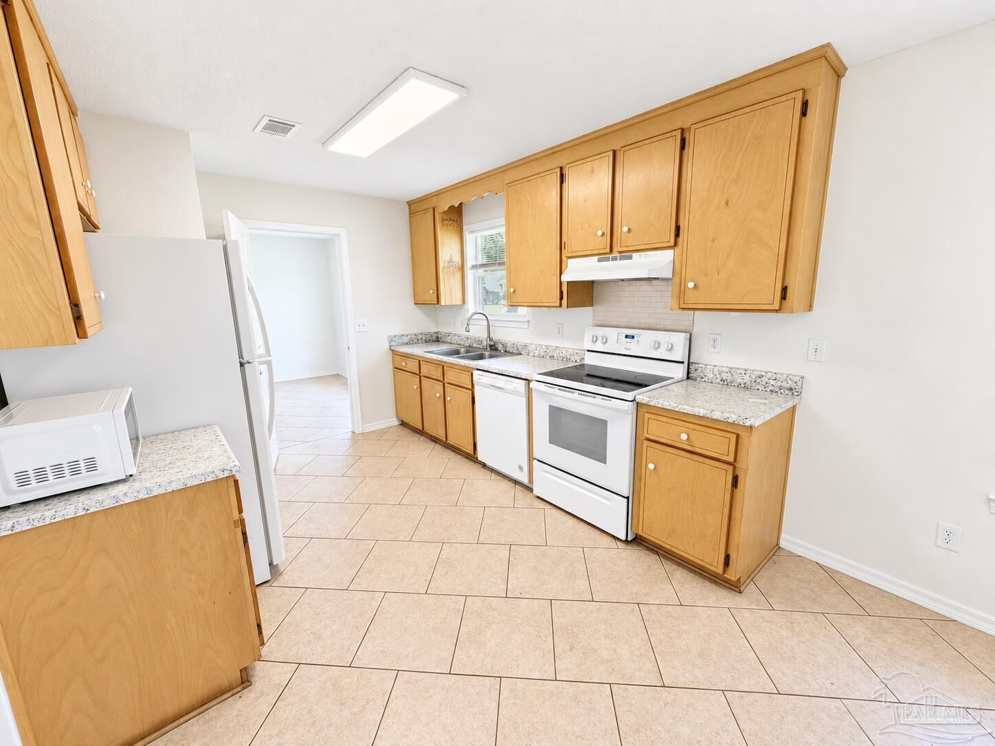 Property Photo: 4252 Castille Ave FL 32571