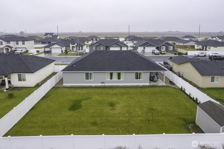 Property Photo:  915  P Street SW  WA 98848 