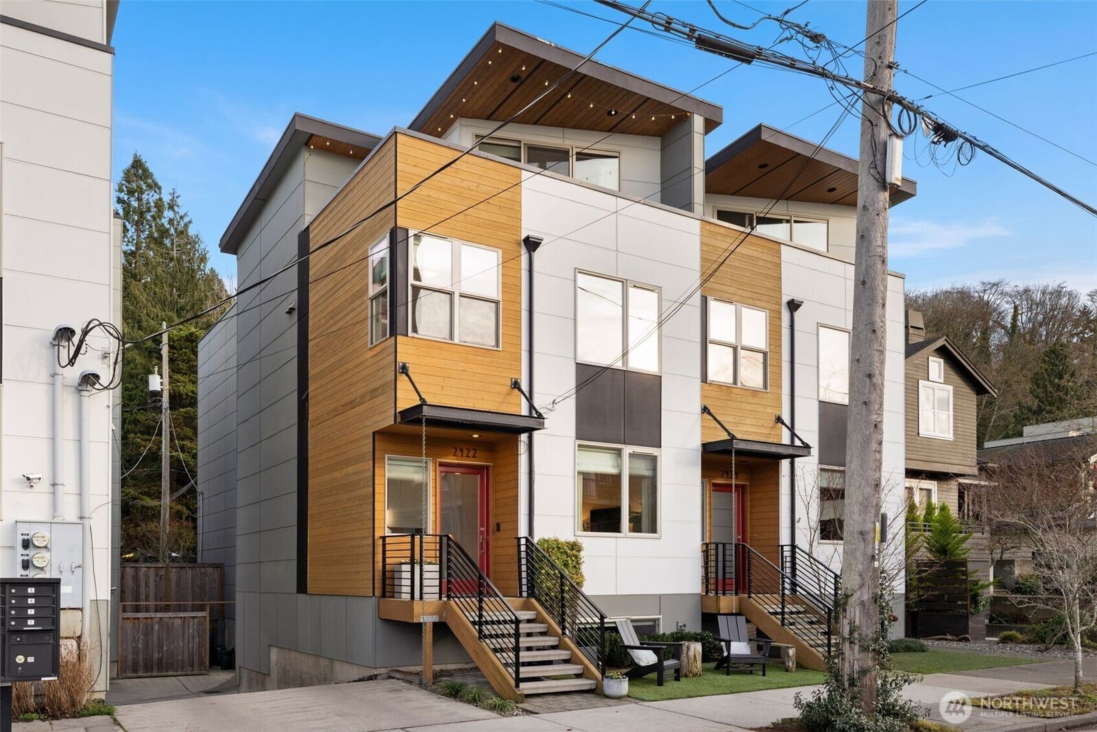 Property Photo:  2422  55th Avenue SW  WA 98116 