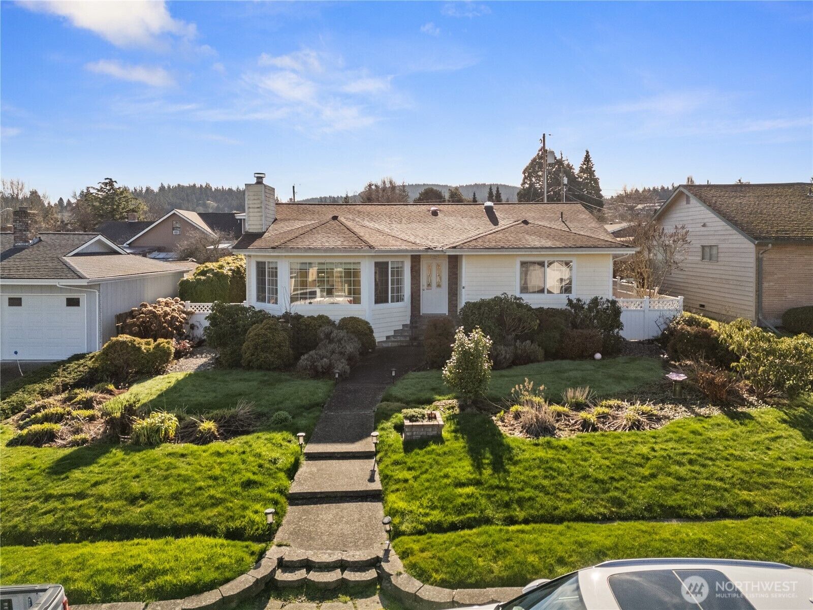 Property Photo:  1205  35th Street  WA 98221 