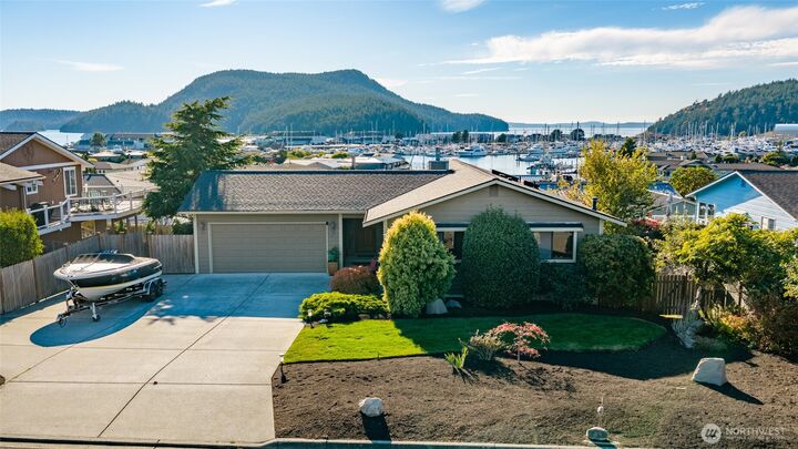Property Photo:  5115  Kingsway  WA 98221 
