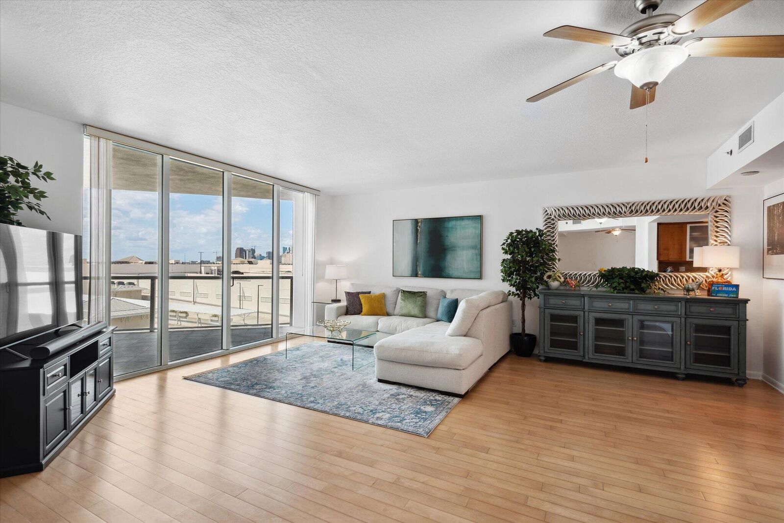 Property Photo:  1819 SE 17th Street 901  FL 33316 