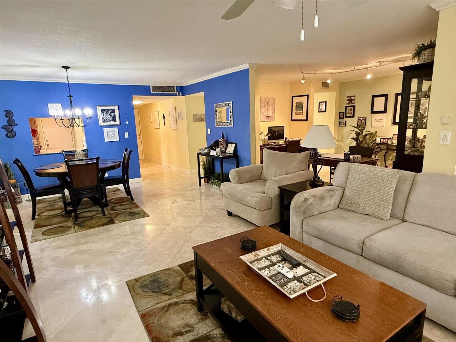 Property Photo: 2304 S Cypress Bend Drive 615 FL 33069
