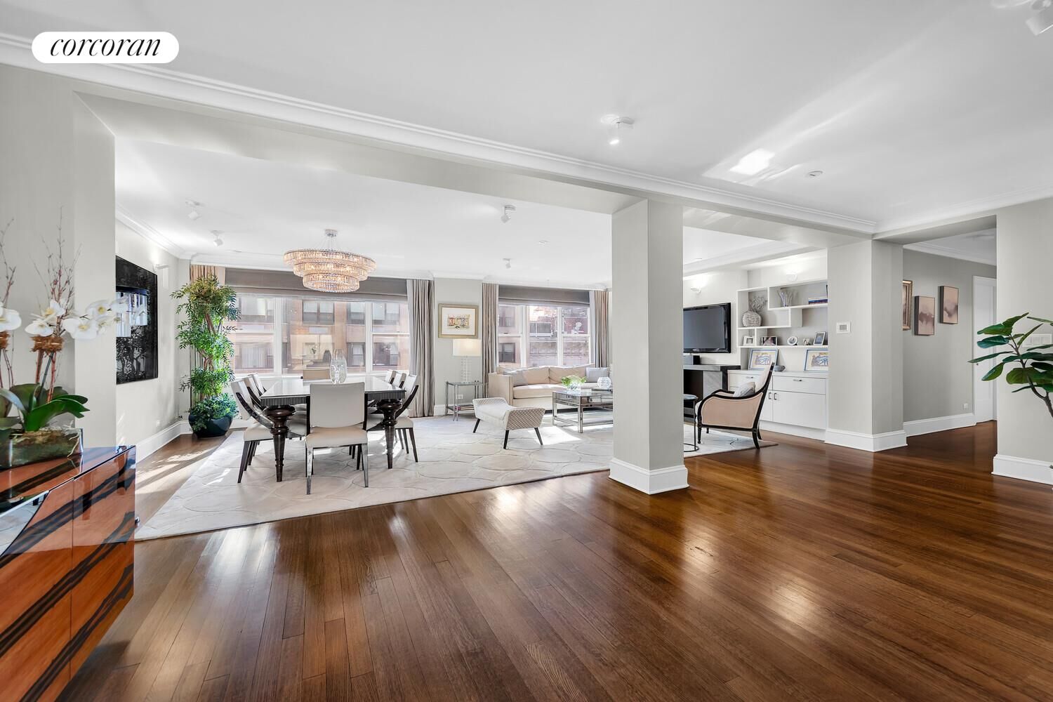Property Photo:  8 E 83rd Street 7F  NY 10028 