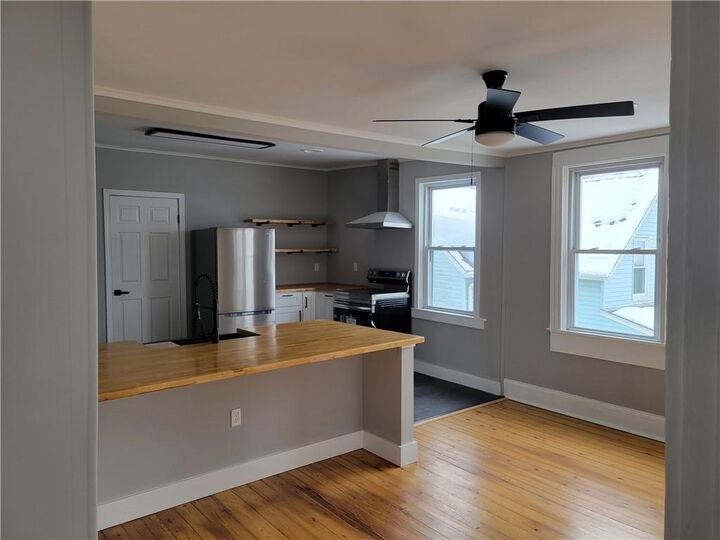 Property Photo:  13 Livingston Place  RI 02842 