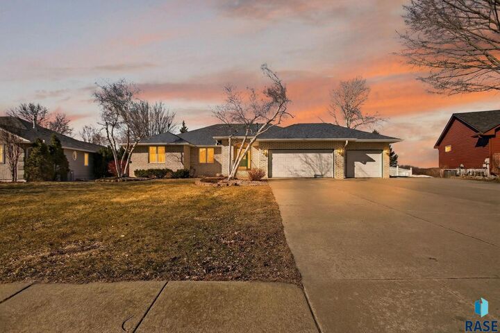 Property Photo:  1244 S Stoney Pointe Ct  SD 57106 