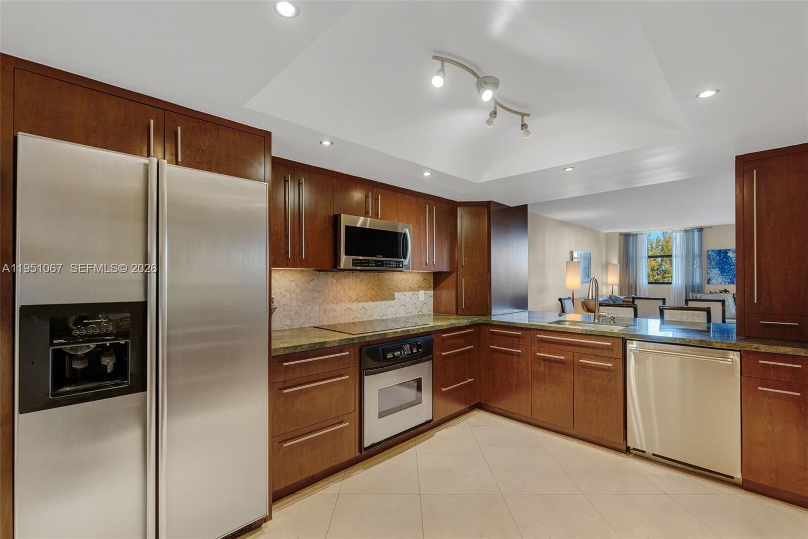 Property Photo:  2900 NE 14th St Cswy 402  FL 33062 