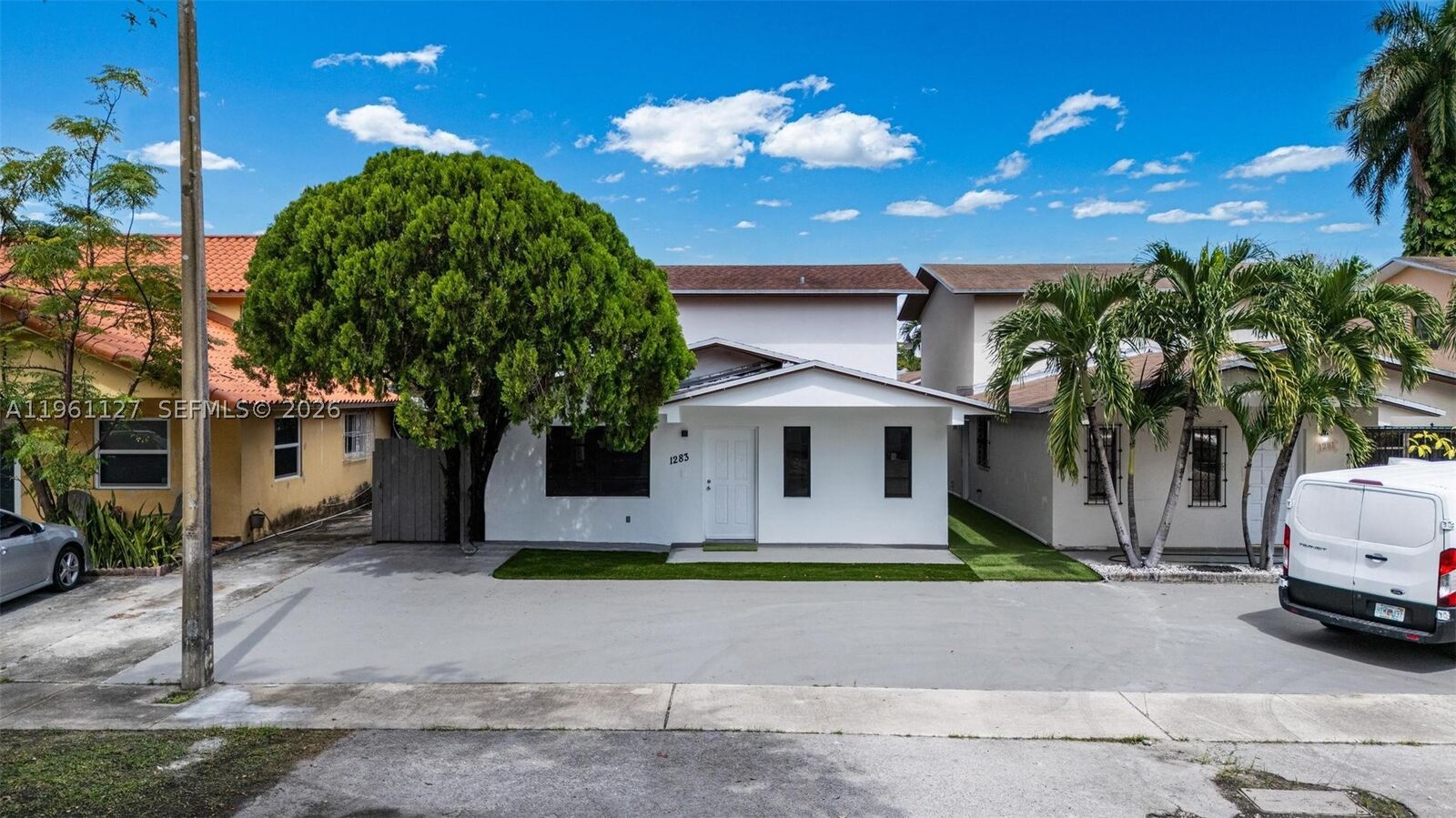 Property Photo: 1283 W 42nd St 2 FL 33012