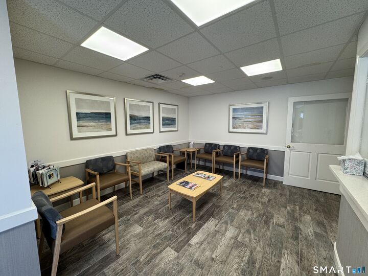 Property Photo:  5 Durham Road Ste C2  CT 06437 