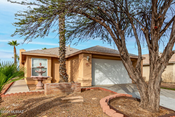 Property Photo: 3420 S Crown Dancer Drive AZ 85730