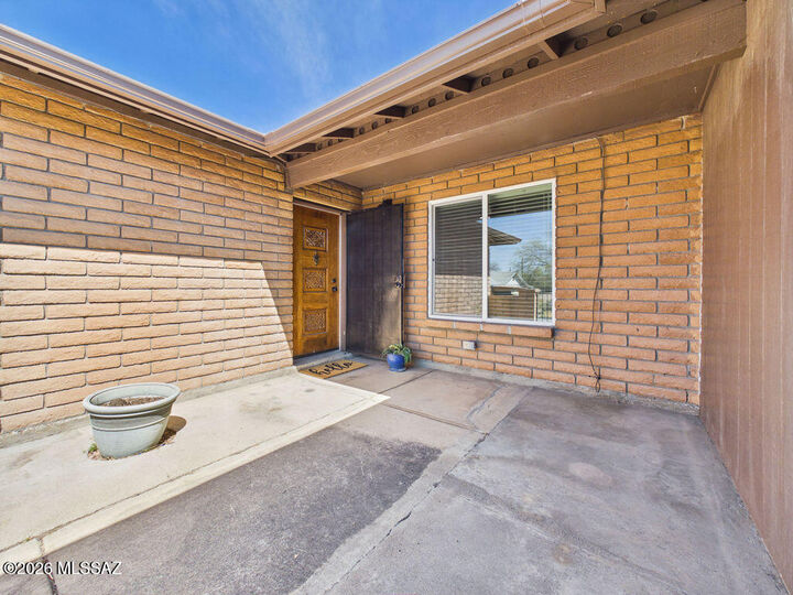 Property Photo: 1717 S Burning Tree Avenue AZ 85710