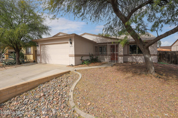Property Photo:  1848 W Chardonnay Drive  AZ 85746 