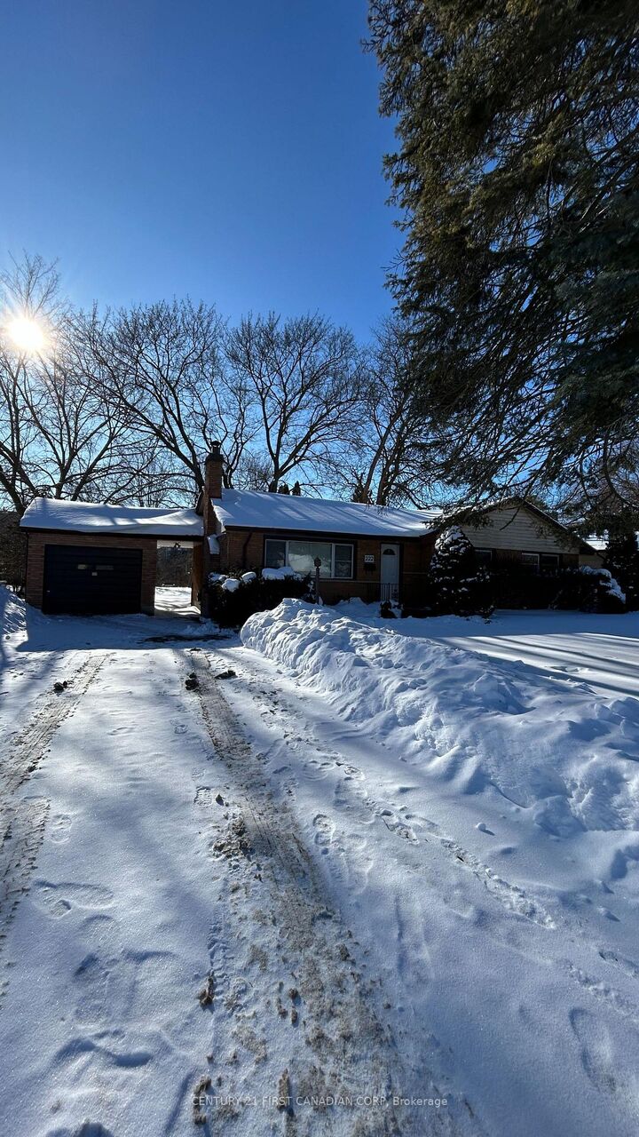 Property Photo:  222 Trott Drive  ON N6G 1B5 