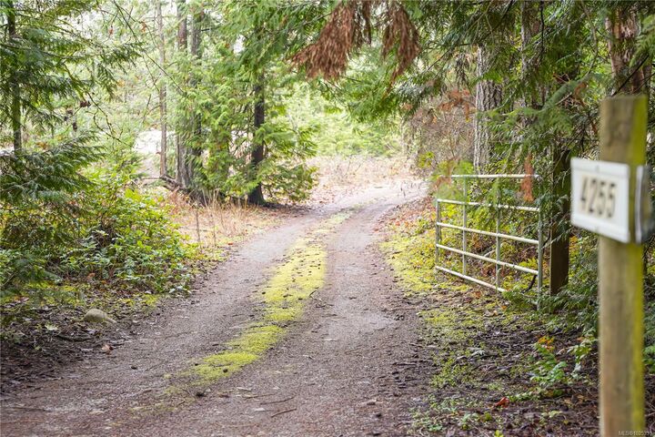 Property Photo:  4255 Yellow Point Rd  BC V9G 1G3 
