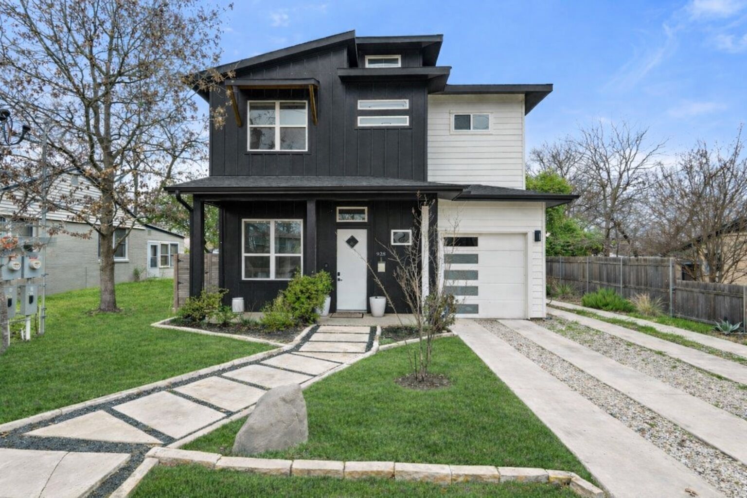 Property Photo: 928 E 53rd 1/2 Street 1 TX 78751