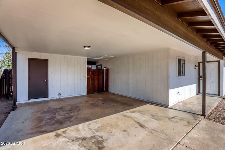 Property Photo: 1050 E Osage Avenue AZ 85119