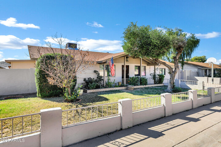 Property Photo:  1521 W Thunderbird Road  AZ 85023 