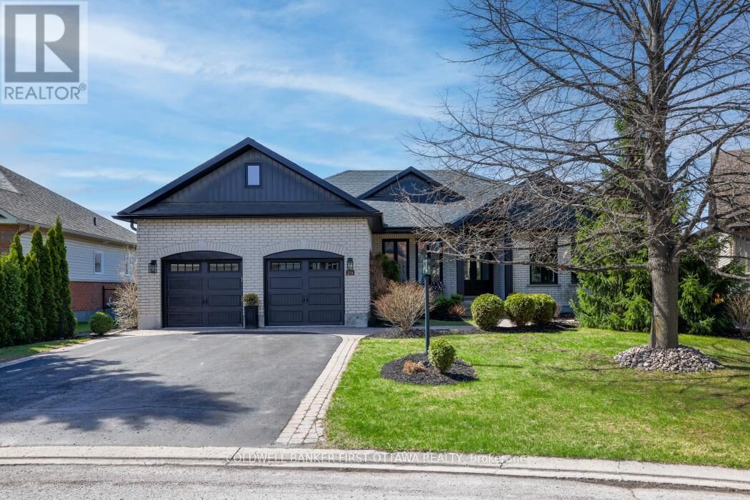 Property Photo: 179 Glenncastle Drive ON K0A 1L0