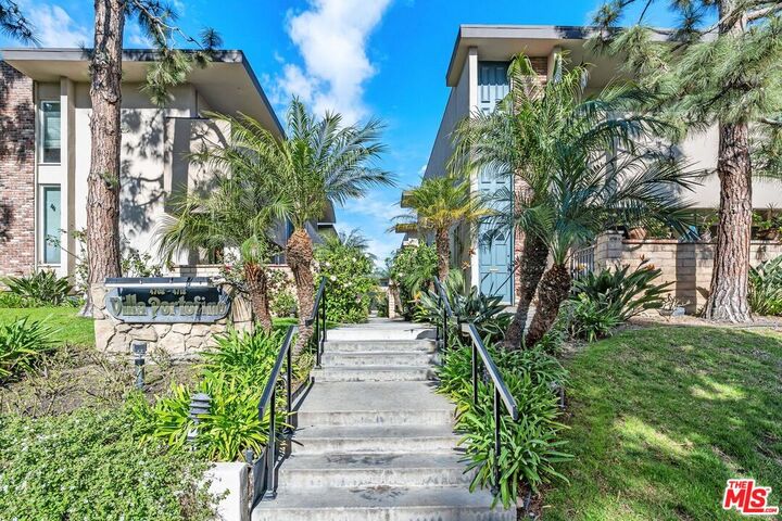 Property Photo: 4716 La Villa Marina CA 90292