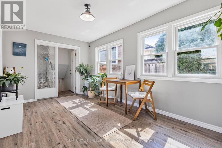 Property Photo:  248 Kingsleigh Court Suite  ON L9T 1X7 
