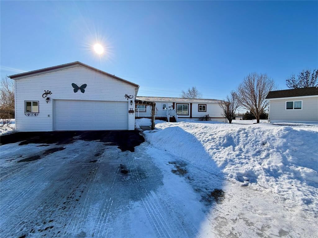 Property Photo:  22 Waxwing Bay  MB R7A 1C6 