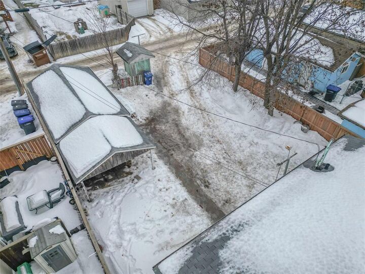 Property Photo:  809 6th Street  MB R7A 3P5 