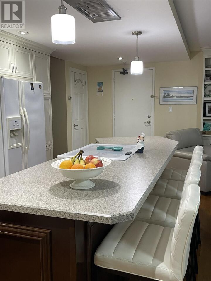 Photo de la propriété: 99 Pine St # 501 ON P6A 3Y3