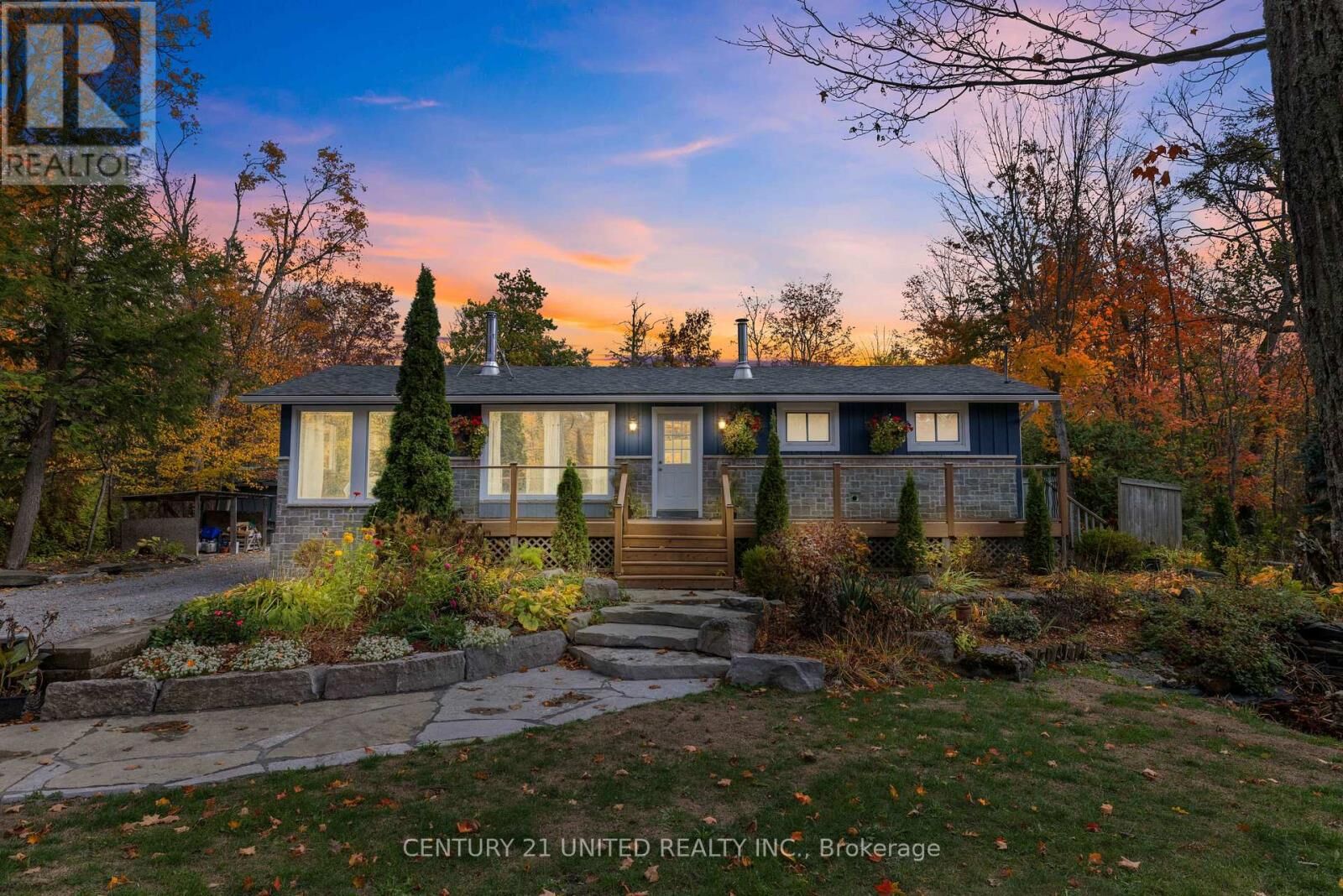 Property Photo: 25 Sugarbush Boulevard ON K0L 1J0