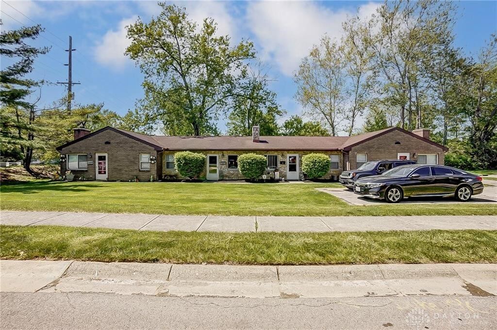 Property Photo: 35 Edgebrooke Drive OH 45066