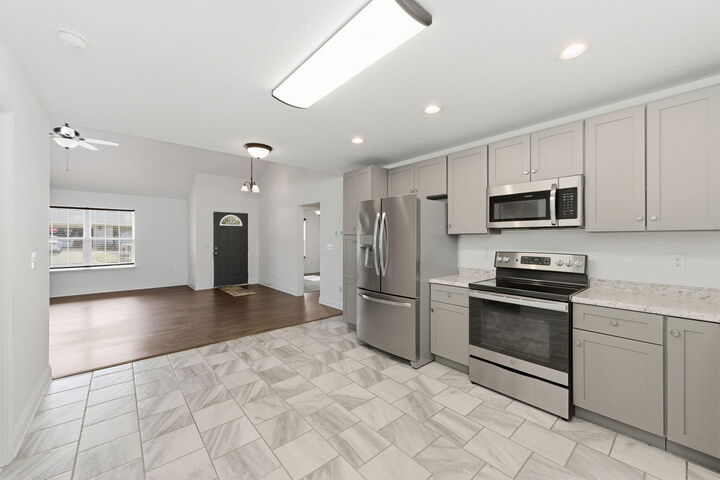 Property Photo:  402 Serene Court  FL 32539 